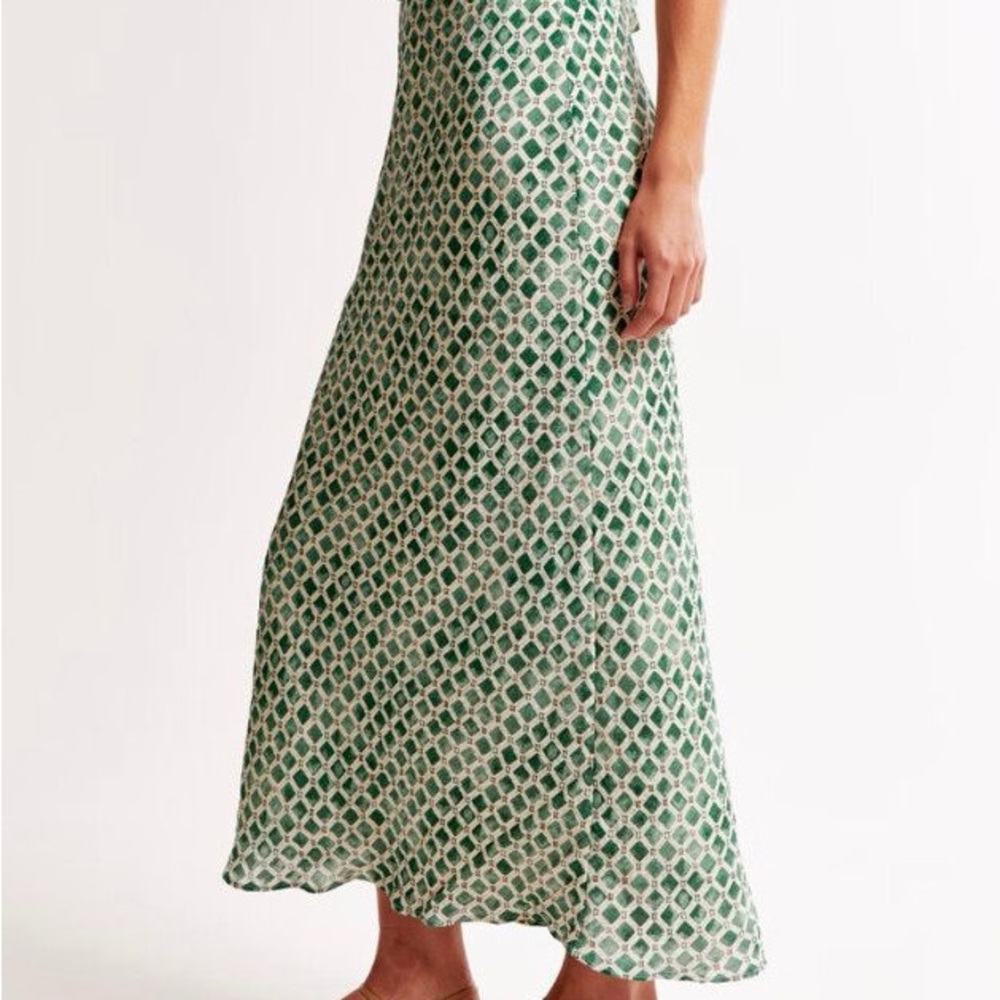 Abercrombie Crinkle Nylon Maxi Skirt in Green Pattern